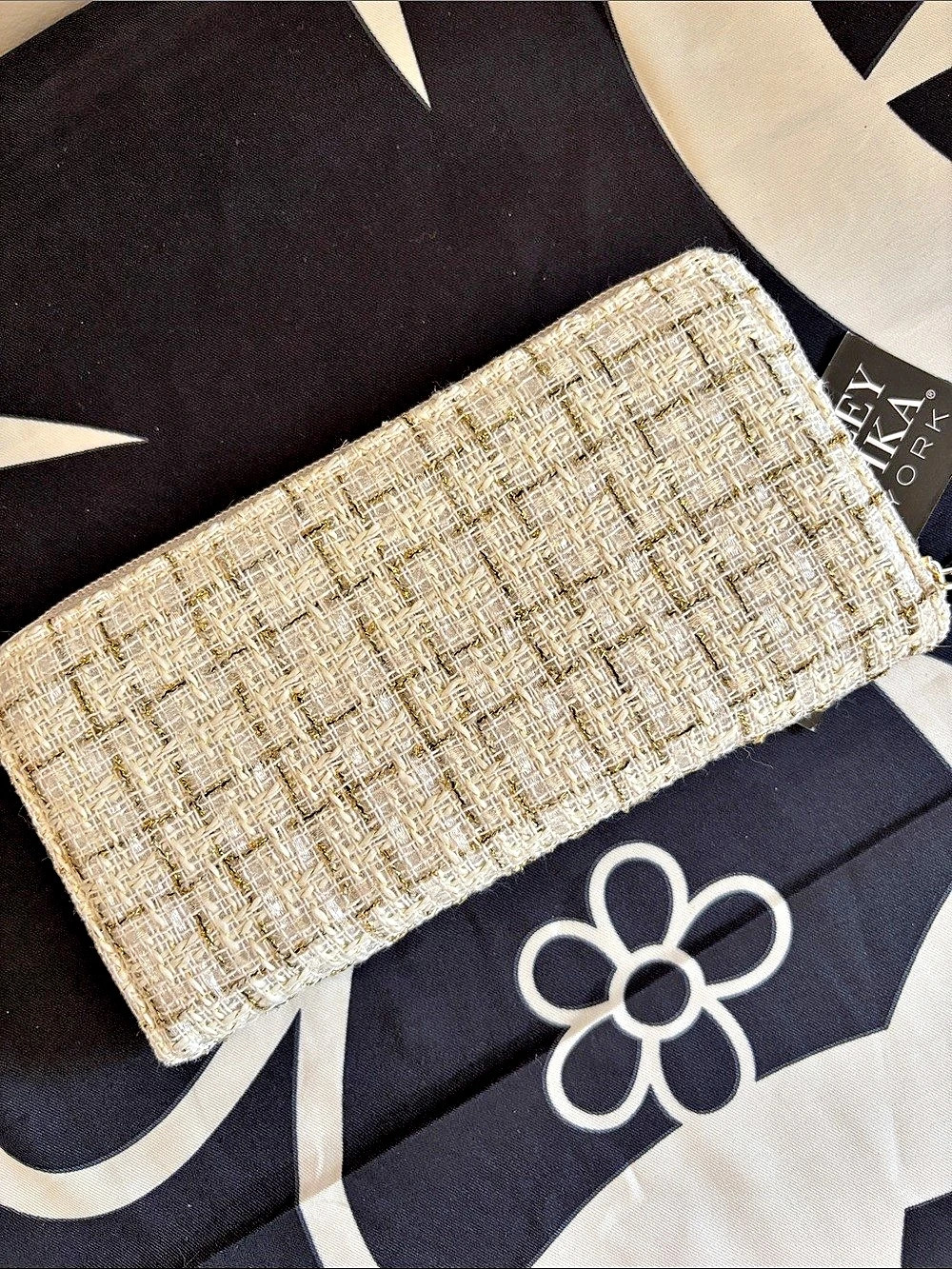 Badgley Mischka Cream & Gold Tweed Zip Wallet - Picture 3 of 10